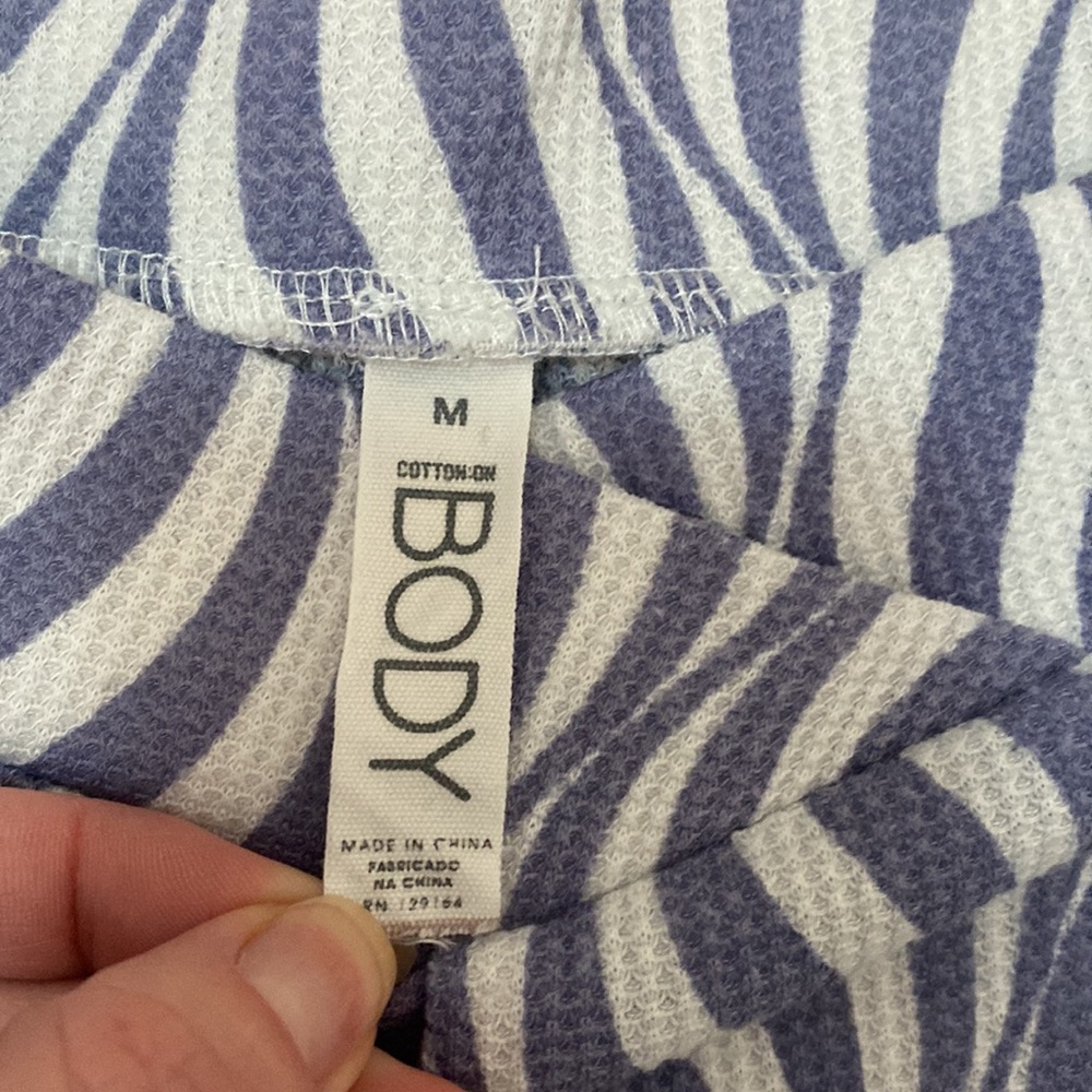 Cotton On Body - Bike Shorts - Size Medium - Picture 3 of 4